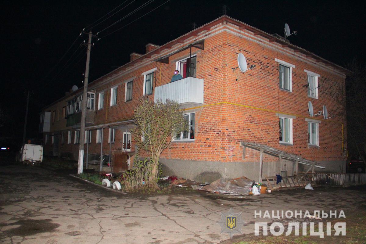 Под Житомиром спецназ штурмом взял квартиру с террористом, угрожавшим взорвать многоквартирный дом (фото)