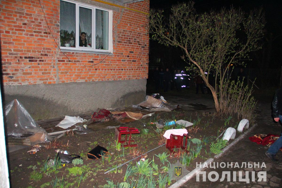 Под Житомиром спецназ штурмом взял квартиру с террористом, угрожавшим взорвать многоквартирный дом (фото)