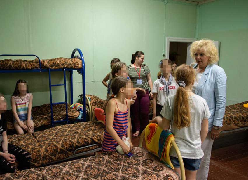 «Половые отклонения»: в РФ разразился секс-скандал в детском лагере