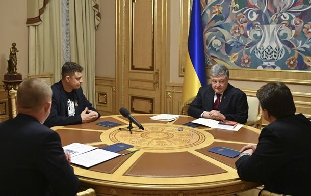 Порошенко дал гражданство кинооператору, главе морпортов и преподавателю