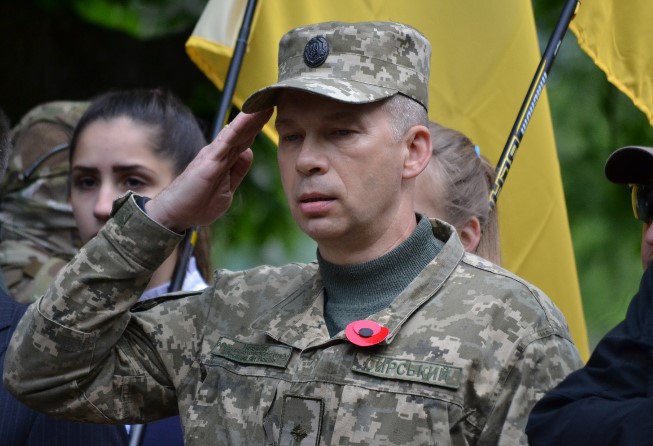 Порошенко назначил нового командующего ООС: что о нем известно