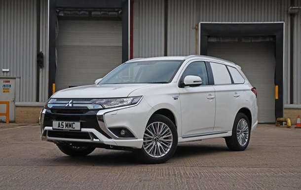 Представлен двухместный фургон Mitsubishi Outlander