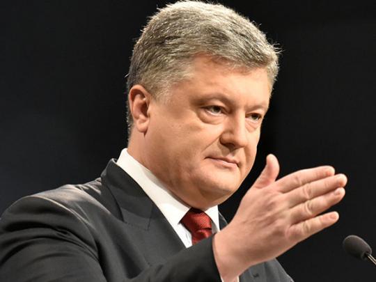 Премия Сахарова может ускорить освобождение Сенцова, — Порошенко