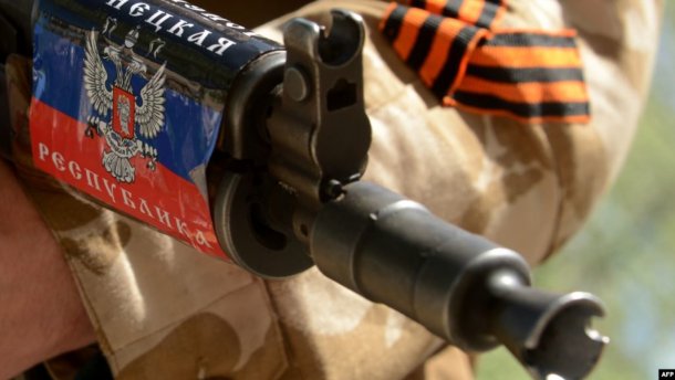 Проросійські бойовики поранили мирного жителя на Донбасі