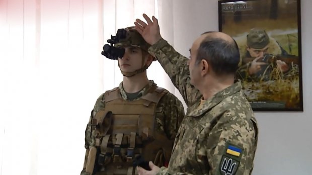Історія волонтера, який пять років допомагає українській армії: як працює та що зробив