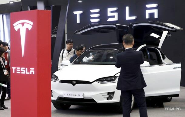 Tesla планирует запустить службу роботакси в 2020 году