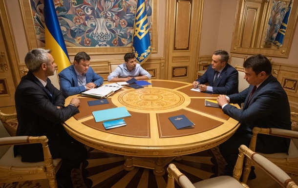 Только 11% украинцев недовольны работой Зеленского – опрос