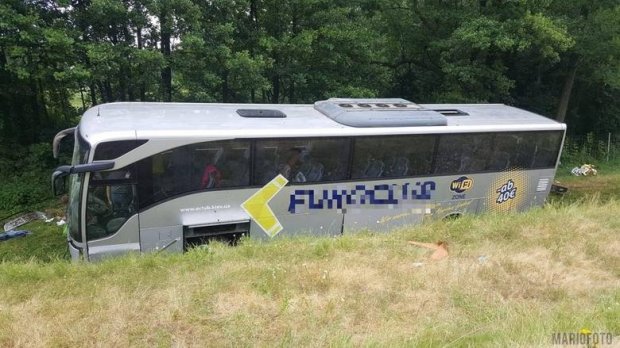 Украинский автобус попал в ДТП в Польше, много пострадавших: фото