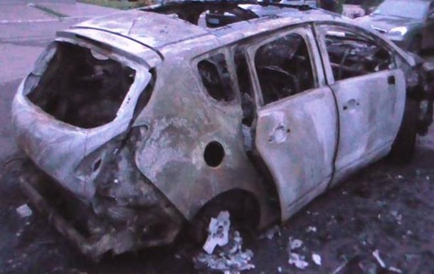 В Черкассах на стоянке сгорели пять автомобилей