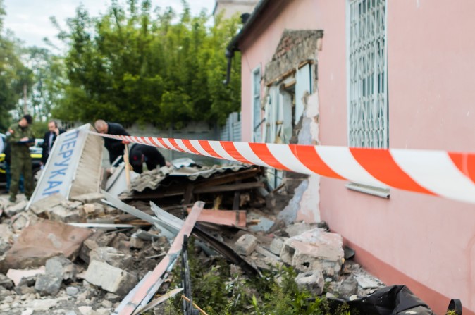 В Днепре мощным взрывом уничтожен банкомат «ПриватБанка»: детали и видео с места ЧП