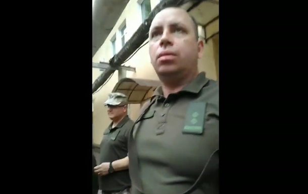 В Херсоне повестки в военкомат вручали на проходной завода – соцсети
