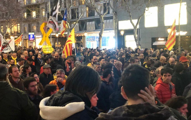 В Каталонии проходит масштабная акция протеста