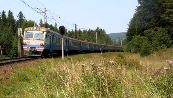 В Киевской области поезд сбил молодого парня
