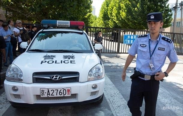 В Китае внедорожник влетел в толпу пешеходов: есть жертвы