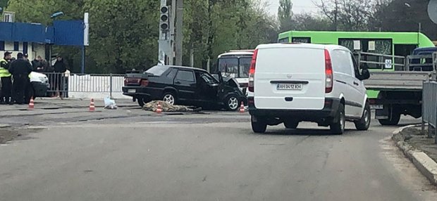 В Краматорске авто с военными влетело в маршрутку, есть жертва: фото