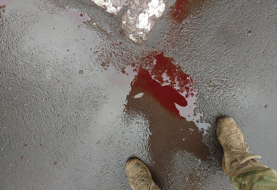 В Мариуполе в ДТП попал автомобиль полиции, сопровождавший скорую с раненными бойцами: фото с места ЧП