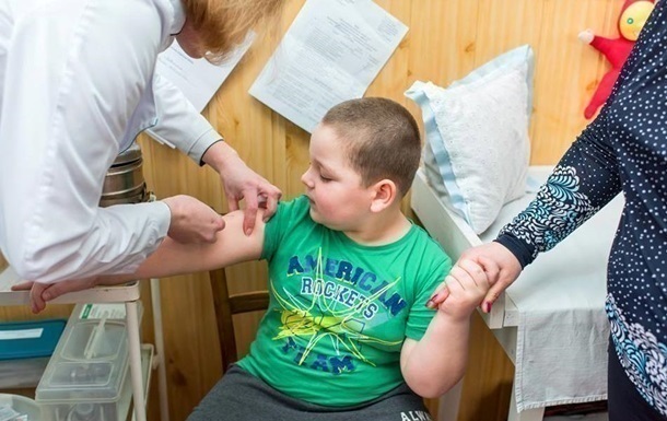 В Мукачево непривитых детей не пустят в школы и детсады