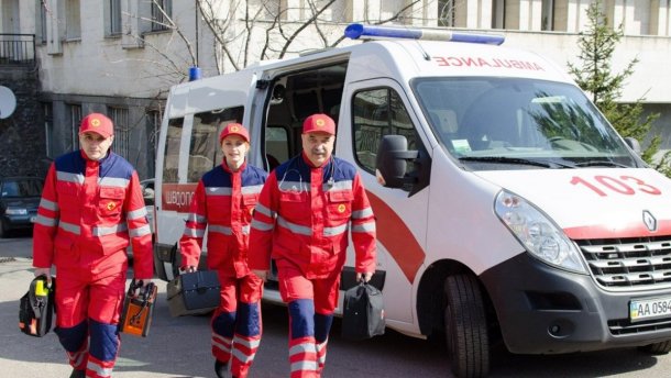 В Николаеве карета скорой на переходе сбила 6-летнего ребенка и исчезла