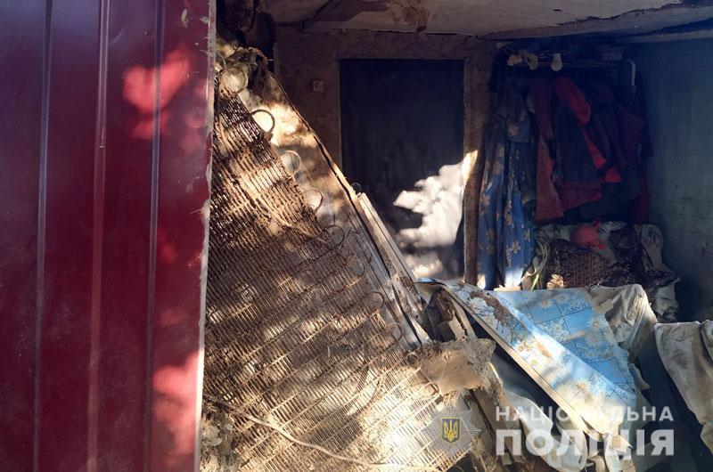 В сети показали последствия обстрела Марьинки боевиками (фото)