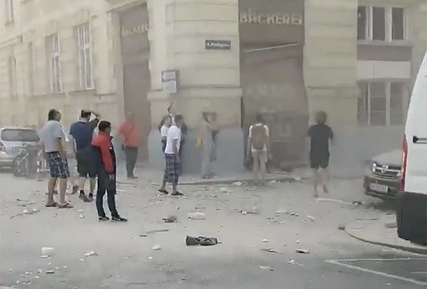 В Вене мощный взрыв обрушил несколько этажей в двух домах: первые фото