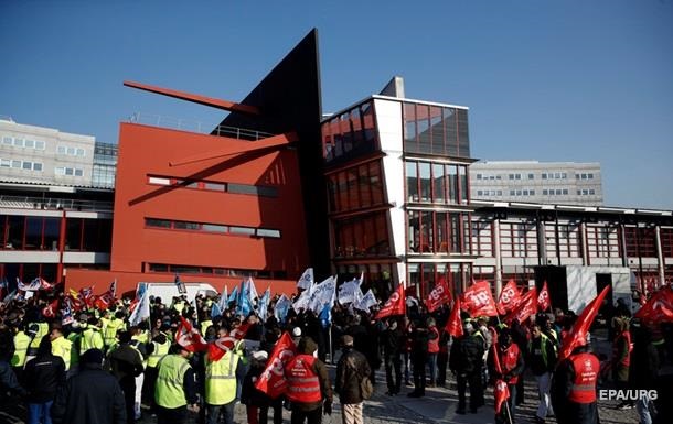 Во Франции предупреждают об отмене авиарейсов из-за забастовки диспетчеров