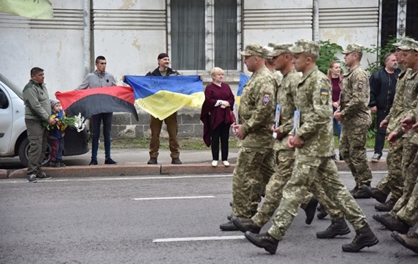Во Львове прошло шествие десантников