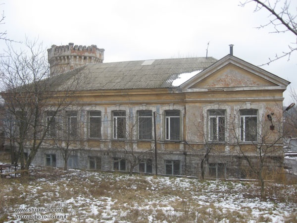 Все нутро випатрали, – блогер показав, як змінилась одна з найстаріших будівель Донецька