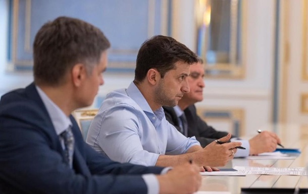 Зеленский расширил структуру АП своими помощниками