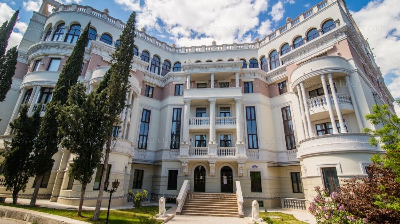 Жена Зеленского продает элитную недвижимость на берегу моря в Крыму: подробности и фото