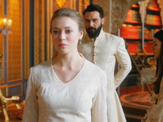 Звезда сериала «Султан моего сердца» разделась на пляже в Турции
