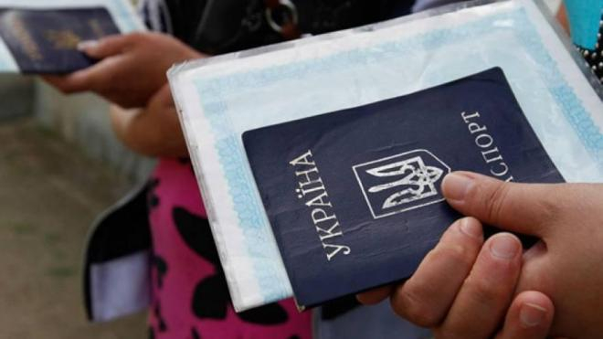 Сколько херсонцев вчера сменили место прописки