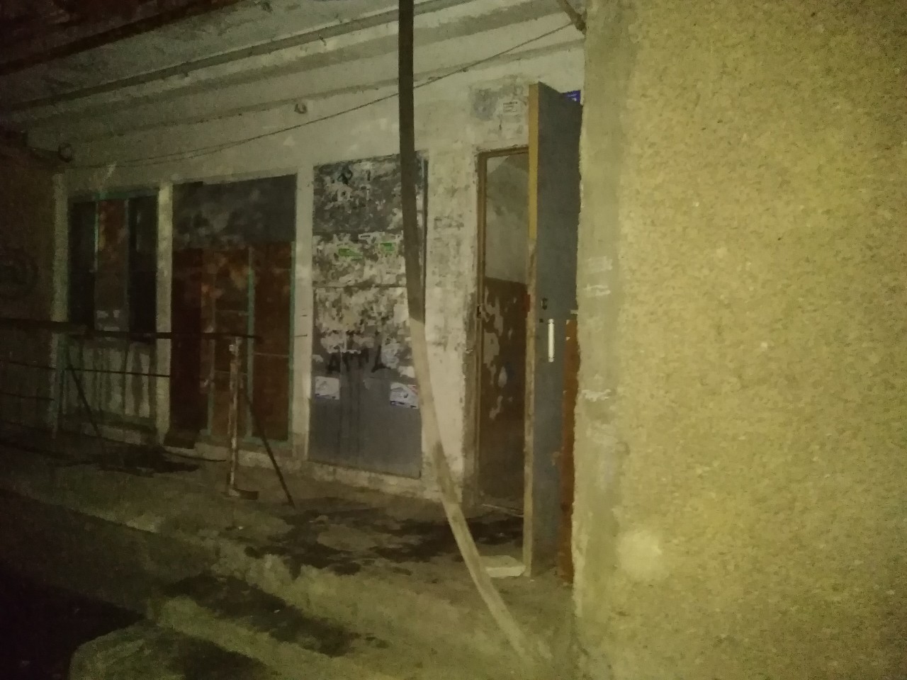В Херсоне на Шуменском в квартире заживо сгорели сын и отчим: обгоревшую мать увезла скорая
