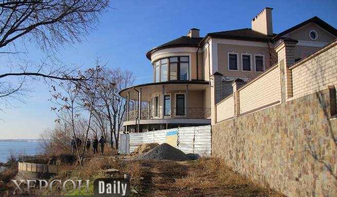 За будинок екс-губернатора Костяка обіцяють вбити?
