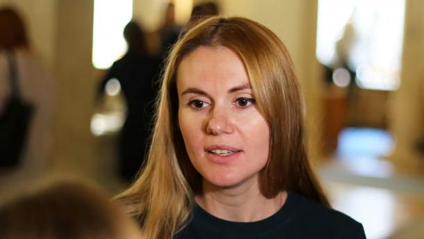 Скандал навколо слуги народу Скороход: у Раді помітили її підозрілу поведінку – фото Скандал навколо слуги народу Скороход: у Раді помітили її підозрілу поведінку – фото
