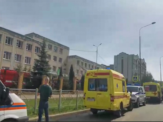 Підліток відкрив стрілянину в російській школі: є жертви