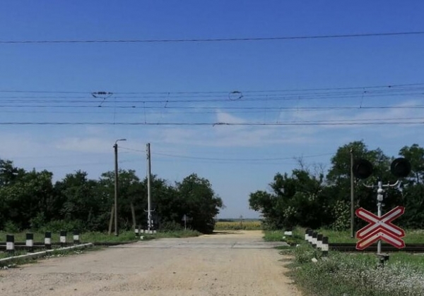 В Одесской области поезд сбил женщину: транспорт задерживается 