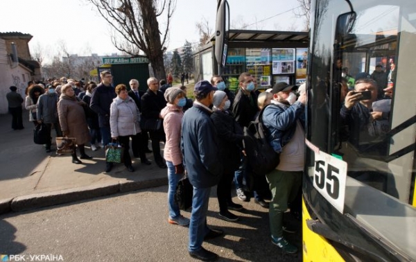 Проверки соблюдения карантина привели к транспортному коллапсу в Херсоне 