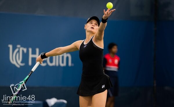 Теннис. Ястремская в борьбе уступает Мартинцовой на турнира WTA в Аделаиде Теннис. Ястремская в борьбе уступает Мартинцовой на турнира WTA в Аделаиде