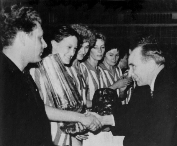 Сегодня 80-летний юбилей отмечает знаменитая одесская волейболистка, серебряный призер Олимпиады Сегодня 80-летний юбилей отмечает знаменитая одесская волейболистка, серебряный призер Олимпиады