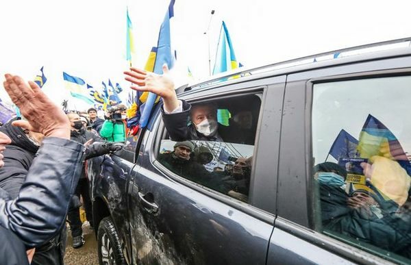 Образ &laquo;українського Навального&raquo; не&nbsp;допоможе Порошенку отримати підтримку суспільства,&nbsp;&mdash; ЗМІ