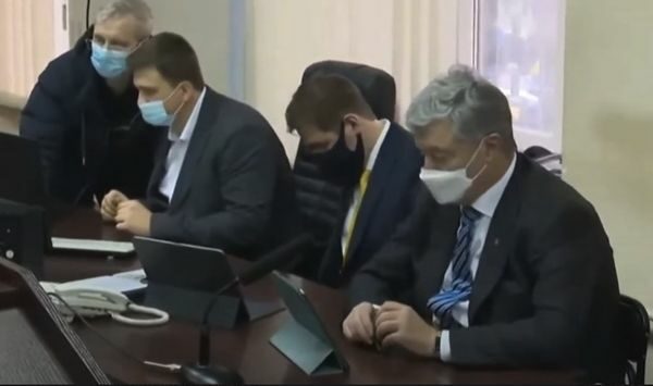 У&nbsp;Печерському суді повинно розпочатися засідання у&nbsp;справі Порошенка: експрезидент уже у&nbsp;залі (фото, відео)
