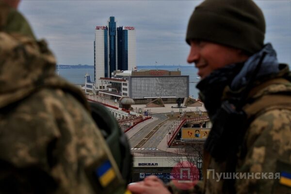 &laquo;Этот город мы отстоим. Не обсуждается!&raquo;: фоторепортаж о тех, кто защищает Одессу