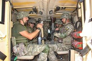 Одесские морпехи осваивают британские бронемашины Мastіff 