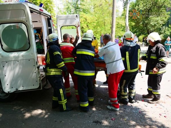 Смертельна ДТП за участю 5 автомобілів у Запоріжжі: двоє людей загинуло, п'ять травмовано (фото)