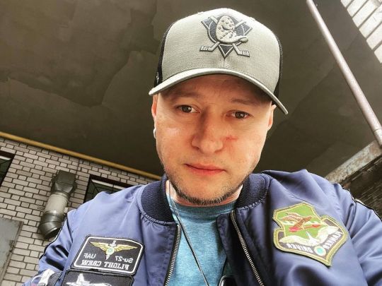 До сліз: Андрій Хливнюк не стримав емоцій, виконуючи пронизливу пісню про війну