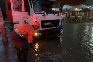 На Одессу снова обрушилась непогода: какие улицы затопило На Одессу снова обрушилась непогода: какие улицы затопило