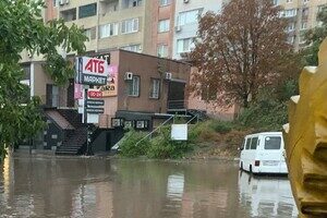 На Одессу снова обрушилась непогода: какие улицы затопило На Одессу снова обрушилась непогода: какие улицы затопило