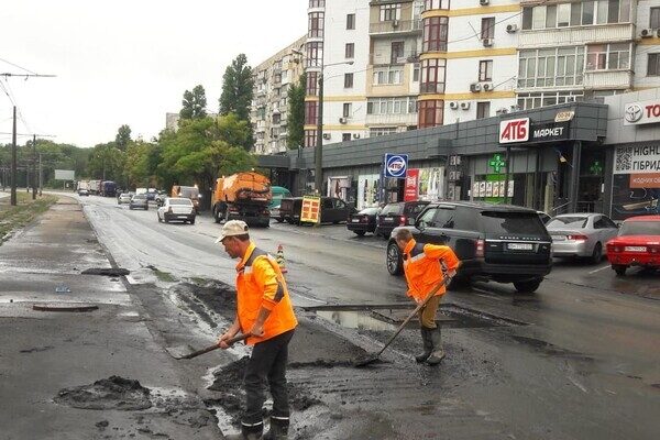 На Одессу снова обрушилась непогода: какие улицы затопило На Одессу снова обрушилась непогода: какие улицы затопило