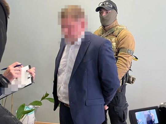 Допомагав «пришвидшувати» зняття арешту з майна: в Одесі чиновник організував масштабну корупційну схему