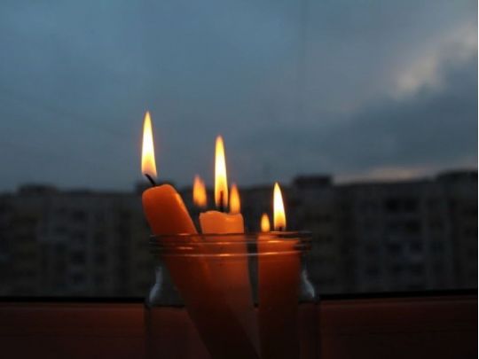 У Києві та області почали відключати світло всім чергам: опубліковано графік